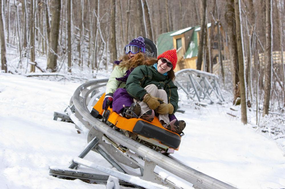 Hope Lake Lodge & Indoor Waterpark Cortland Esterno foto