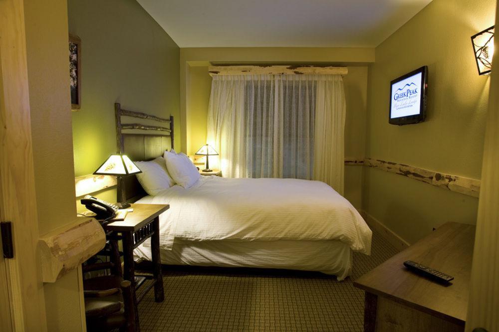 Hope Lake Lodge & Indoor Waterpark Cortland Esterno foto